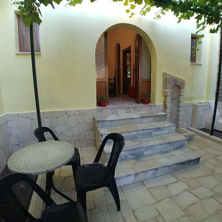 Guest House Urat Gjirokastër Buitenkant foto