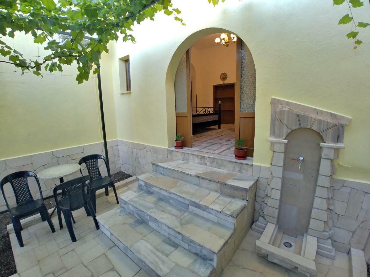Guest House Urat Gjirokastër Buitenkant foto